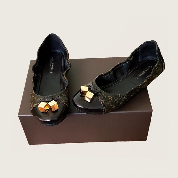 Louis Vuitton Shoes - Louis Vuitton Flats NWOT